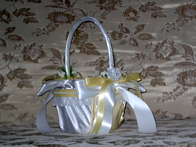 Item 201 Flower Girl Basket satin