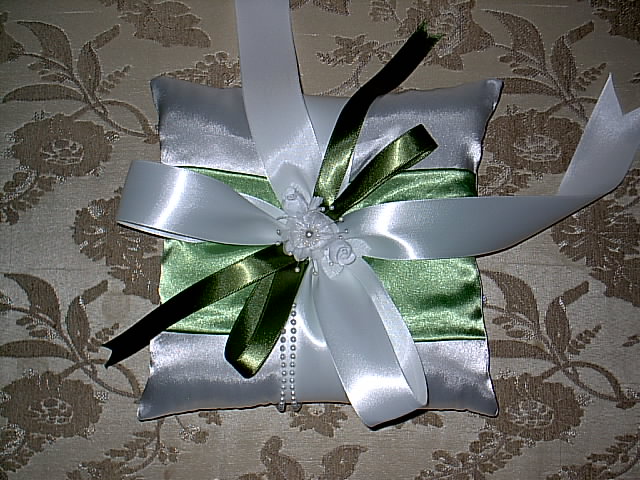 Item 153 Ring Pillow Satin