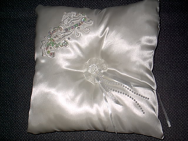 Item 153 Chirvoni Collection Ring Pillow Satin