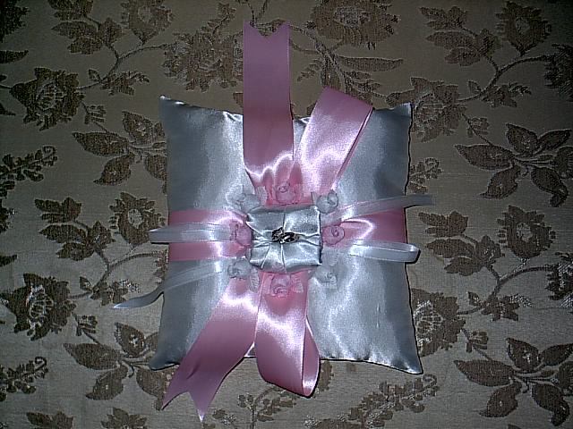 Item 151 Ring pillow Satin