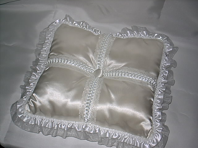 Item 152 Chirvoni Collection Ring Pillow Satin