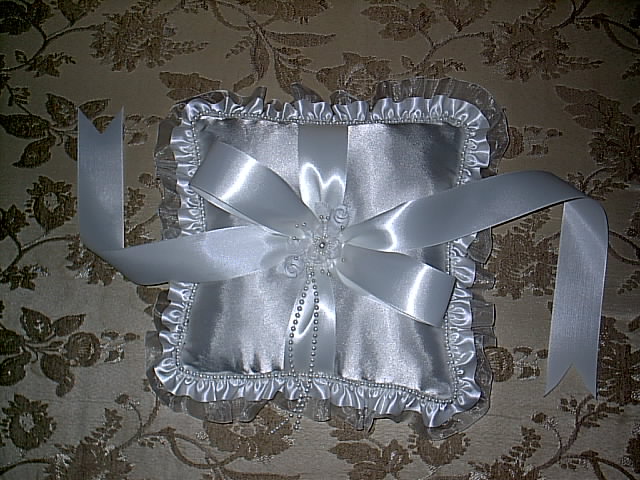 Item 150 Ring Pillow Satin