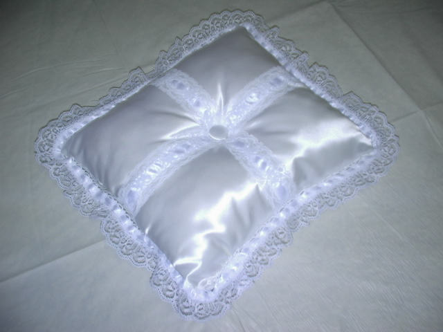Item 151 Chirvoni Collection Ring pillow Satin